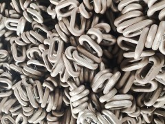 山東重裝礦山機械有限公司位于魯中地區(qū)風(fēng)景秀麗的泰山腳下，北依泉城濟南，南靠孔子故里曲阜，地理位置交通便利，通訊快捷，公司生產(chǎn)辦公位置是山東省泰安市新泰市。山東重裝礦山機械有限公司是一家及生產(chǎn)設(shè)備與制作