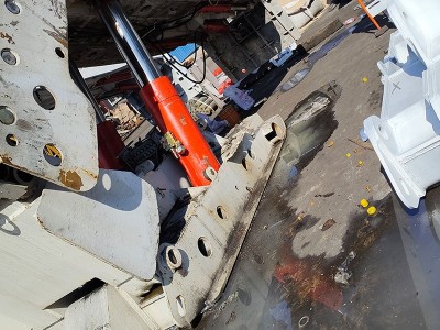 山東良辰重工機(jī)械支撐掩護(hù)式液壓支架煤層綜采支護(hù)設(shè)備ZY3600/12/26型號圖3